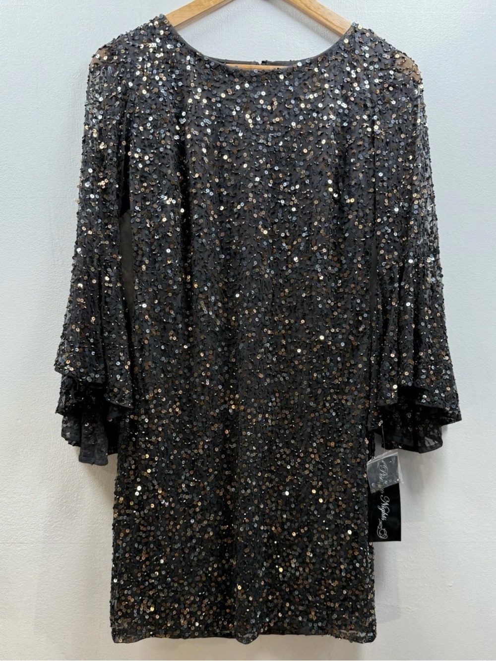 Pisarro Night Ash/Gold gray Sequin Evening Dress Bell Sleeves size 6 Petite